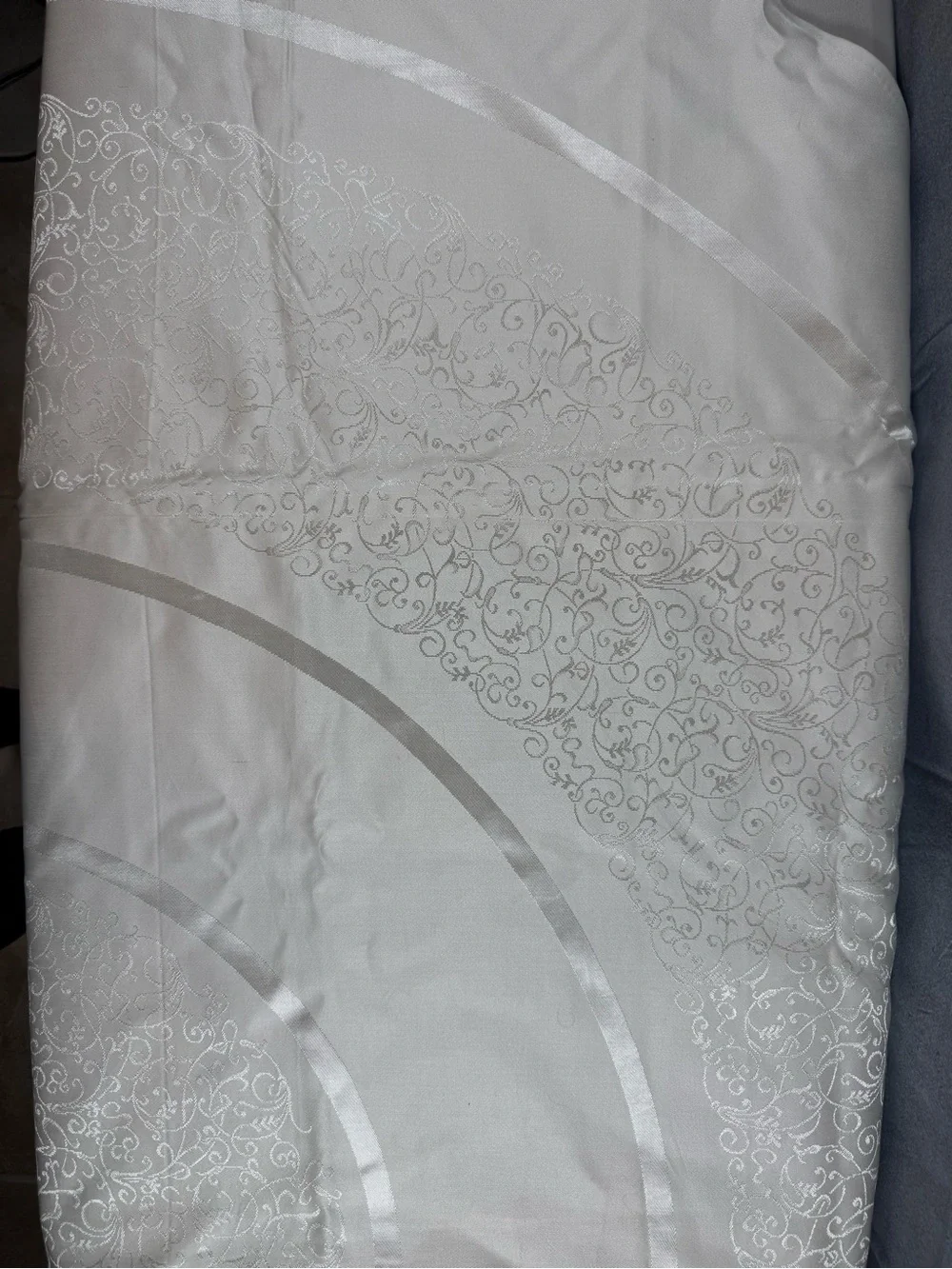 Damask elegant cream